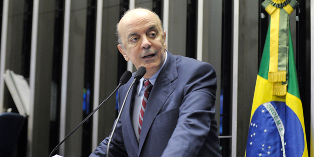 Proposta de José Serra retira obrigatoriedade de participação da Petrobras; Regime de urgência para votação foi mantido por 33 votos a 31.