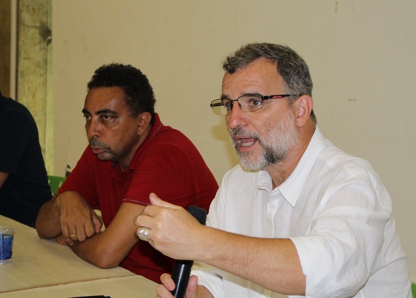 “Uma possível derrota de Bolsonaro, não significa a derrota da frente ampla que o elegeu”, afirma Valter Pomar em debate
