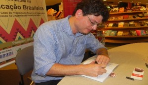 Senge BA apoia lançamento de livro sobre Programa de Cotas da UFBA