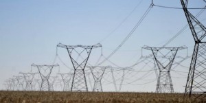 Aneel aprova redução de preço da energia negociada no mercado à vista