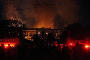 “Era uma tragédia anunciada por anos de desinvestimento”, afirma professora do Museu Nacional