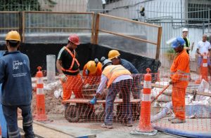 Trabalhador vai perder 8% de renda média mensal se Bolsonaro cortar abono