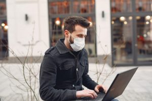 OIT publica orientações para um retorno seguro e saudável ao trabalho durante a pandemia da COVID-19